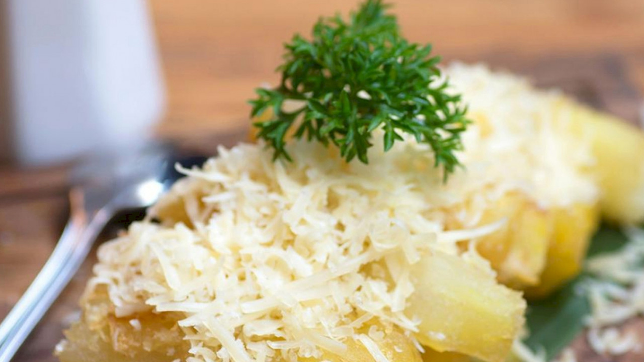 Singkong keju yang gurih dan empuk.