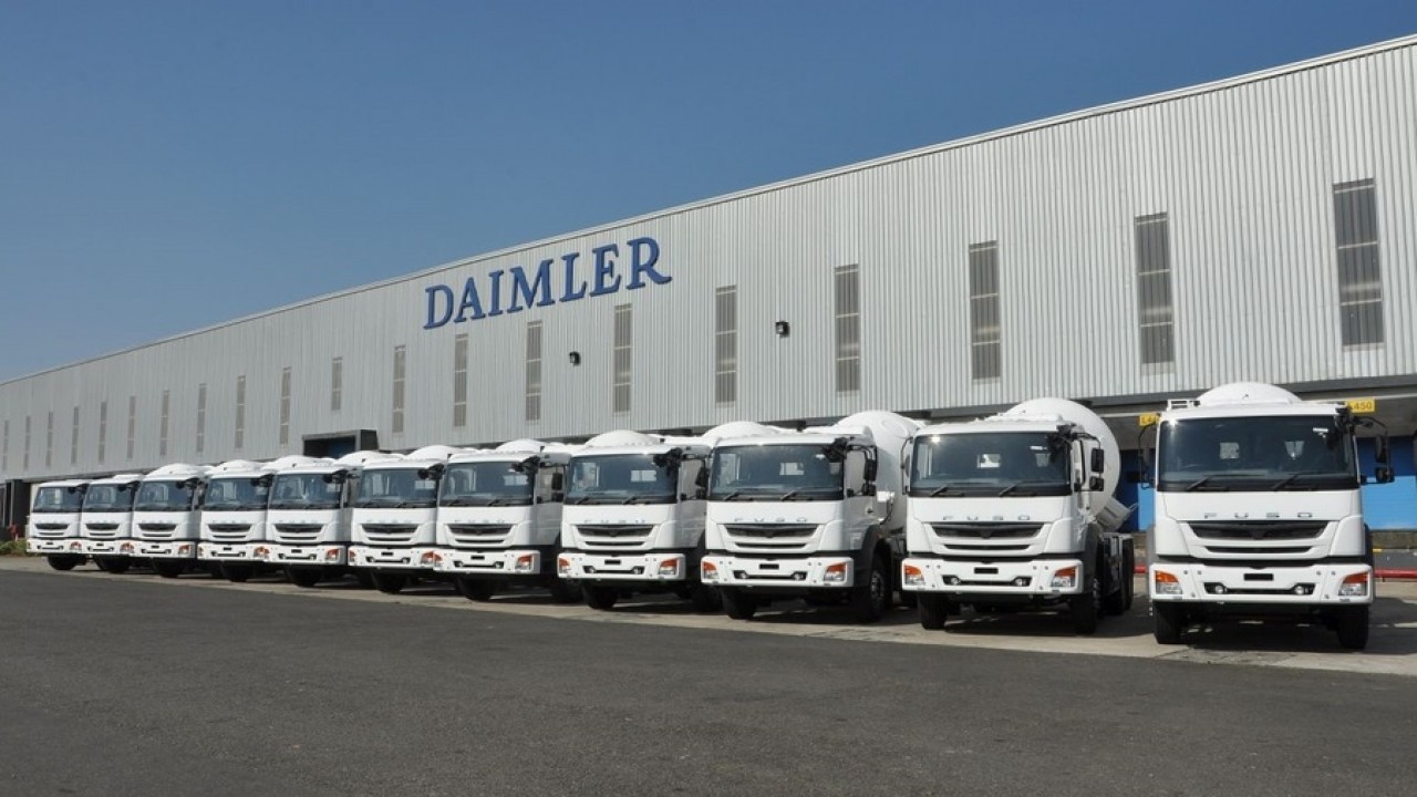 Bos Truk Daimler sebut pasokan chip semikonduktor semakin ketat. (Istimewa)