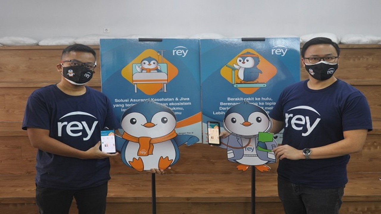 Evan Tanotogono (CEO & Co-Founder) dan Bobby Siagian (CTO & Co-Founder)