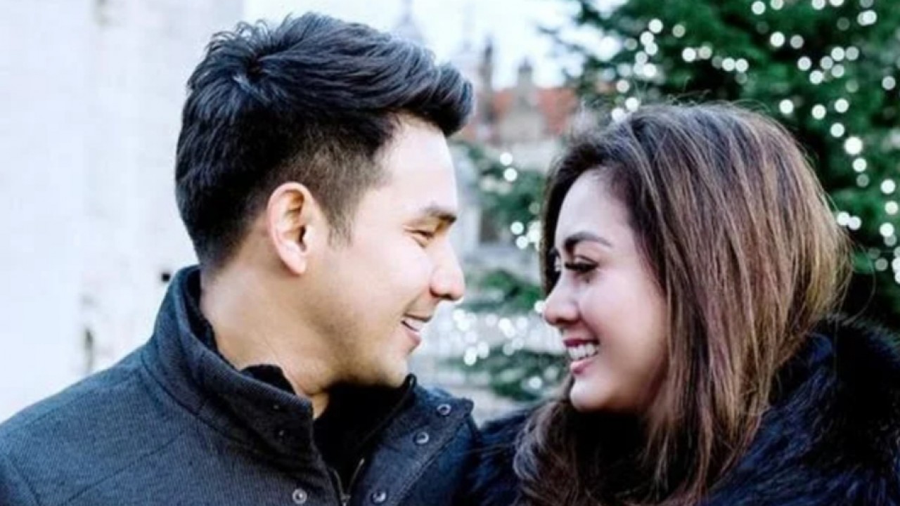 Jonathan Frizzy dan Dhena Devanka (Net)