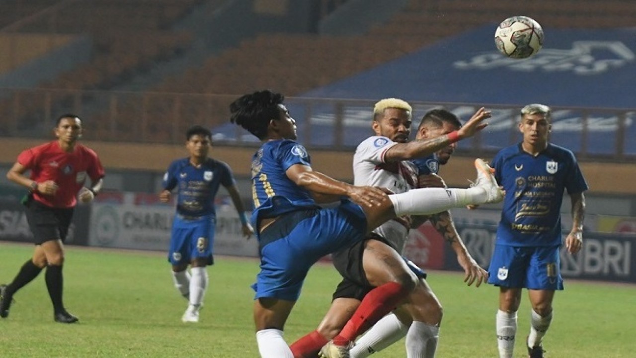 Laga Madura United vs PSIS Semarang
