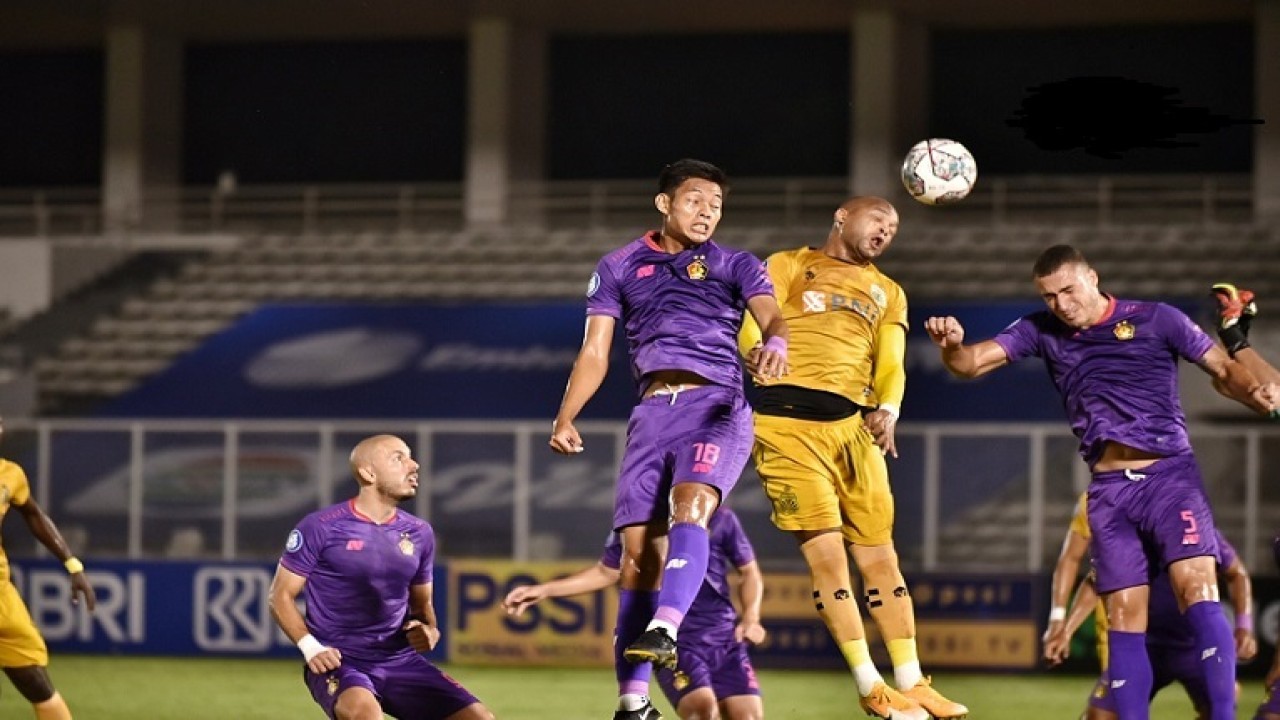 Laga Persik Kediri vs Bhayangkara FC