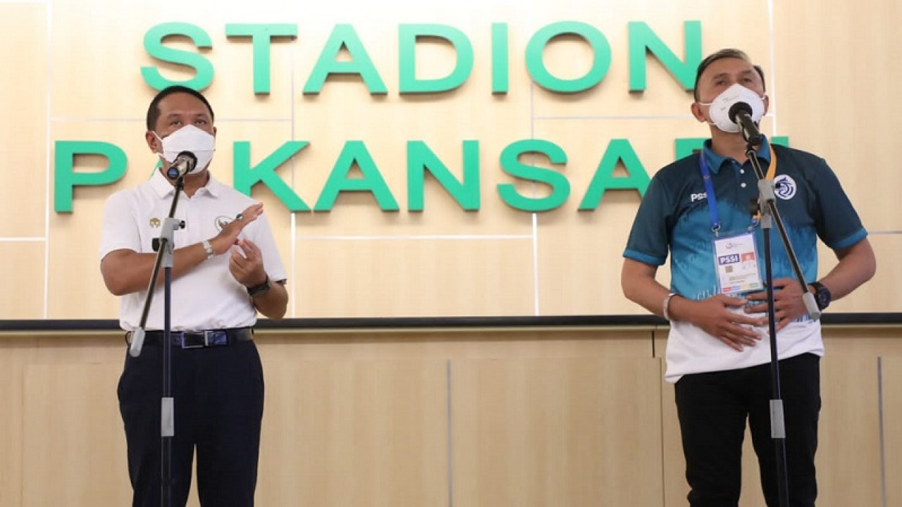 Menpora Zainudin Amali bersama Ketum PSSI, Iwan Bule