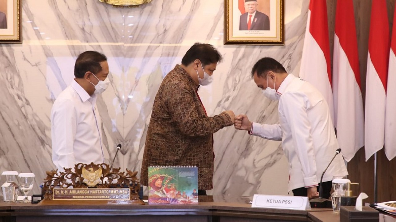 Menpora Zainudin Amali bersama Ketum PSSI, Iwan Bule dan Menko Perekonomian, Airlangga Hartarto