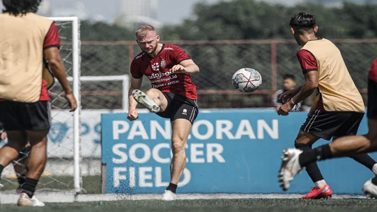 Pemain asing Bali United, Melvin Platje