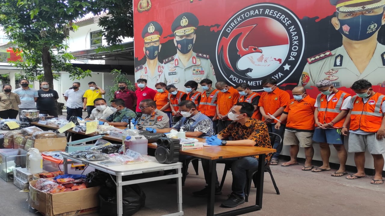 Konferensi pers Direktorat Reserse Narkoba Polda Metro Jaya.