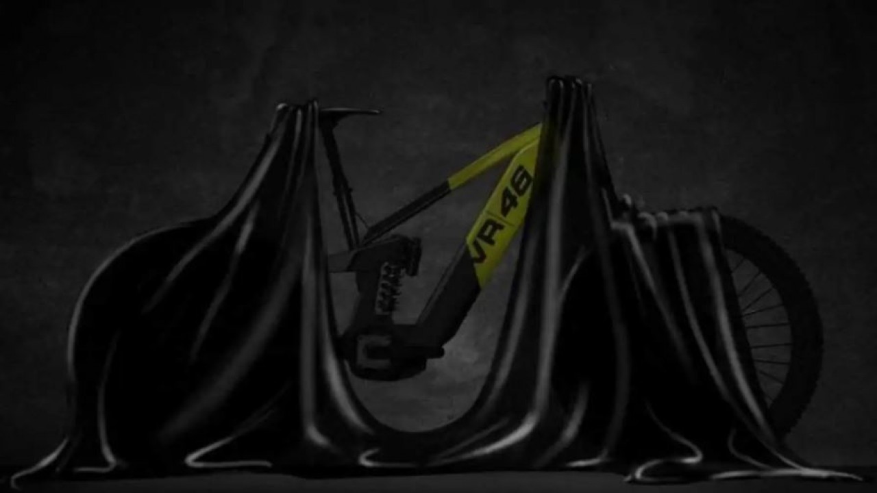 Valentino Rossi meluncurkan sepeda listrik edisi terbatas. (RideApart)
