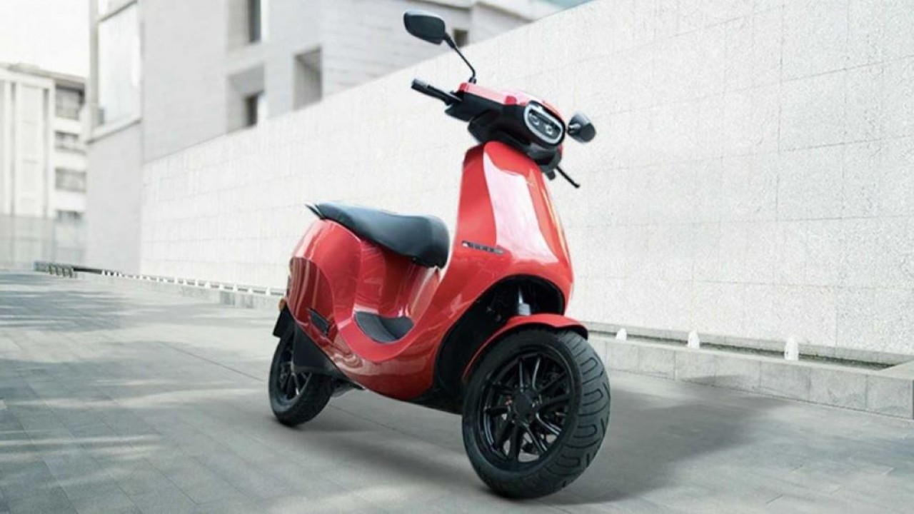 Skuter listrik Ola S1. (RideApart)