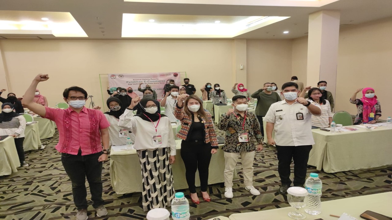 Pelatihan e-commerce usaha mikro di Hotel Maxone, Jakarta Timur.