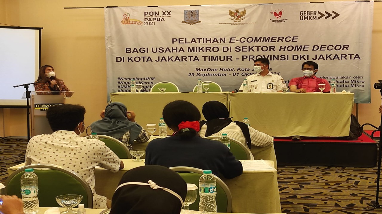 Sondang Tampubolon saat menyampaikan sambutan.