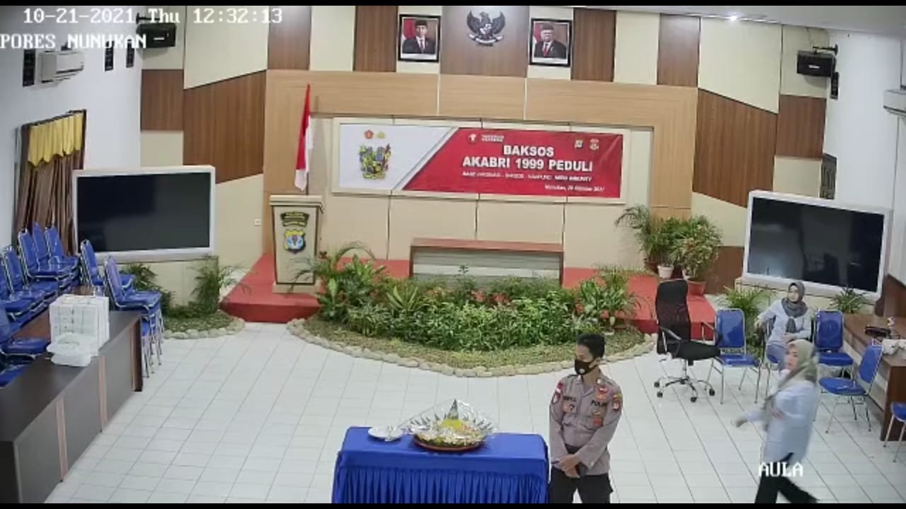 Brigadir Sony Limbong (tengah).