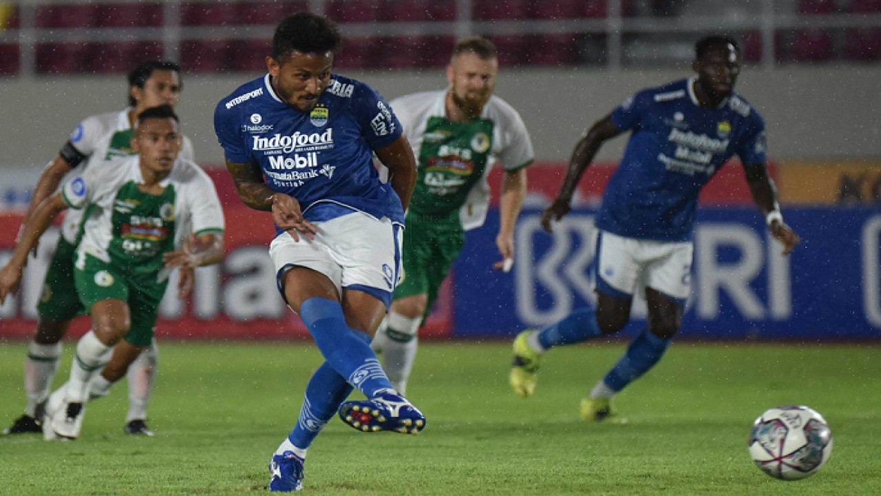 Eksekusi penalti Wander Luiz