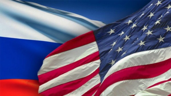 Ilustrasi bendera Rusia (kiri) dan bendera Amerika Serikat-1633515799
