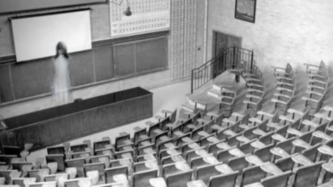 Ilustrasi hantu di kampus (net)