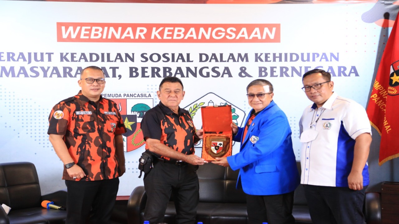 Japto (kedua dari kiri) dalam Webinar Kebangsaan.