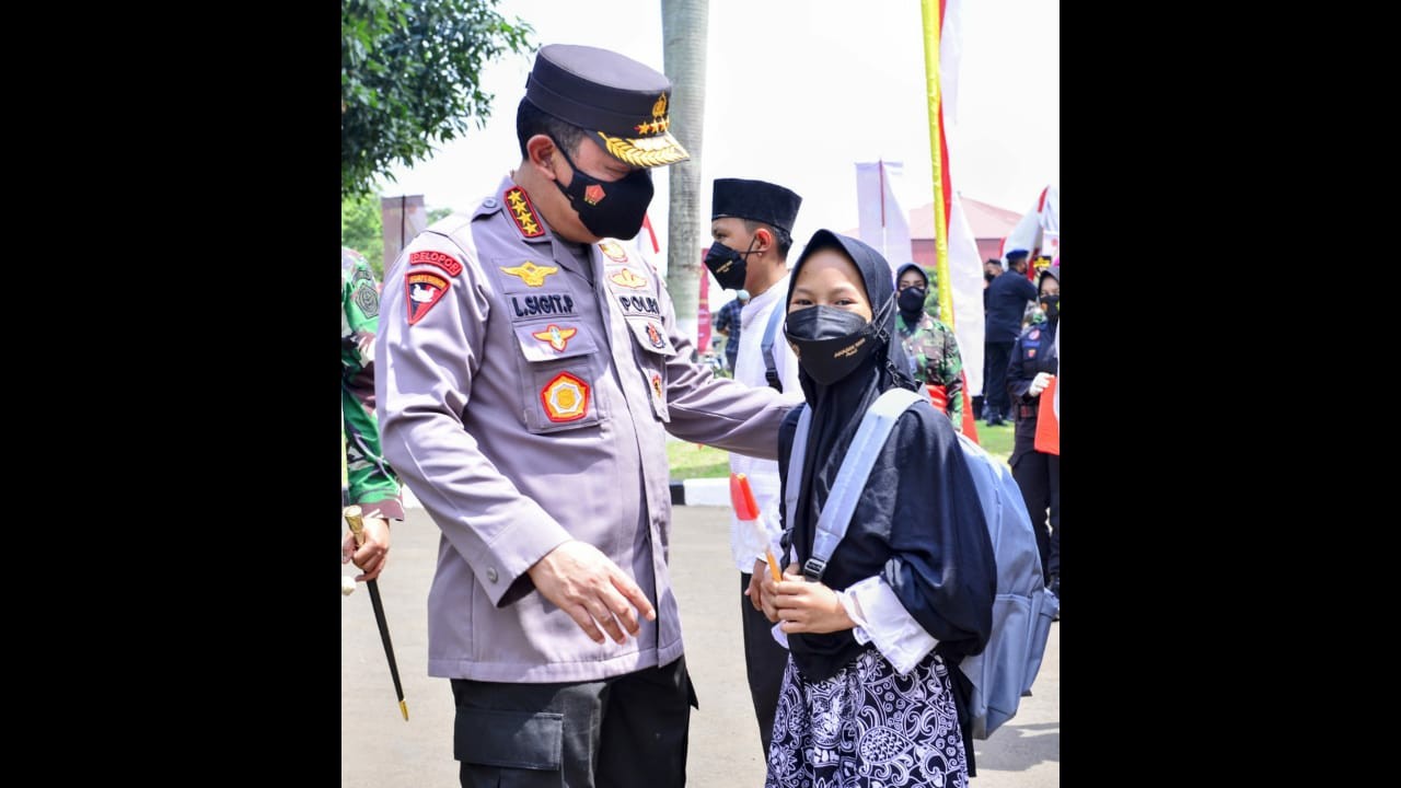 Kapolri Jenderal Listyo Sigit Prabowo saat meninjau vaksinasi.