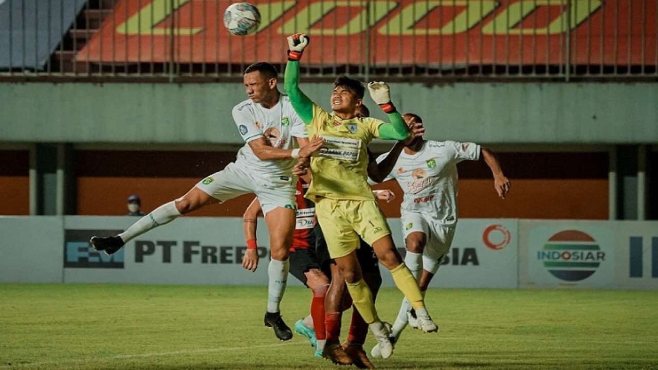 Laga Persebaya vs Persipura