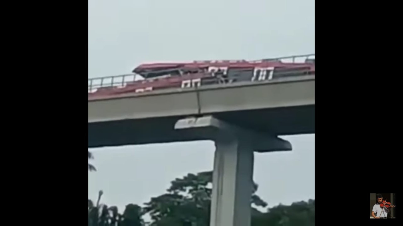 LRT tabrakan di Cibubur. (YouTube)