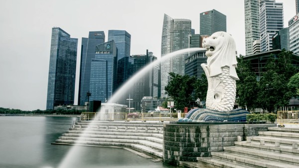 Patung Merlion ikon Singapura-1634701767