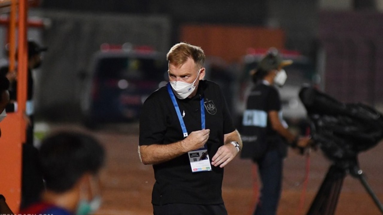 Pelatih kepala PSIS, Ian Andrew Gillan