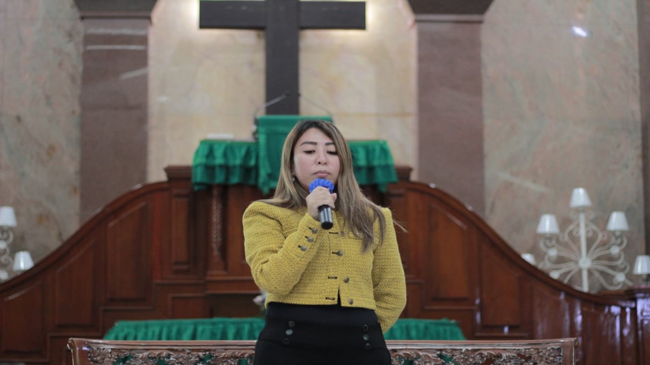 Sondang Tampubolon dalam acara seminar yang digelar Gereja HKBP Ressort Kramat Jati. (Ist.)