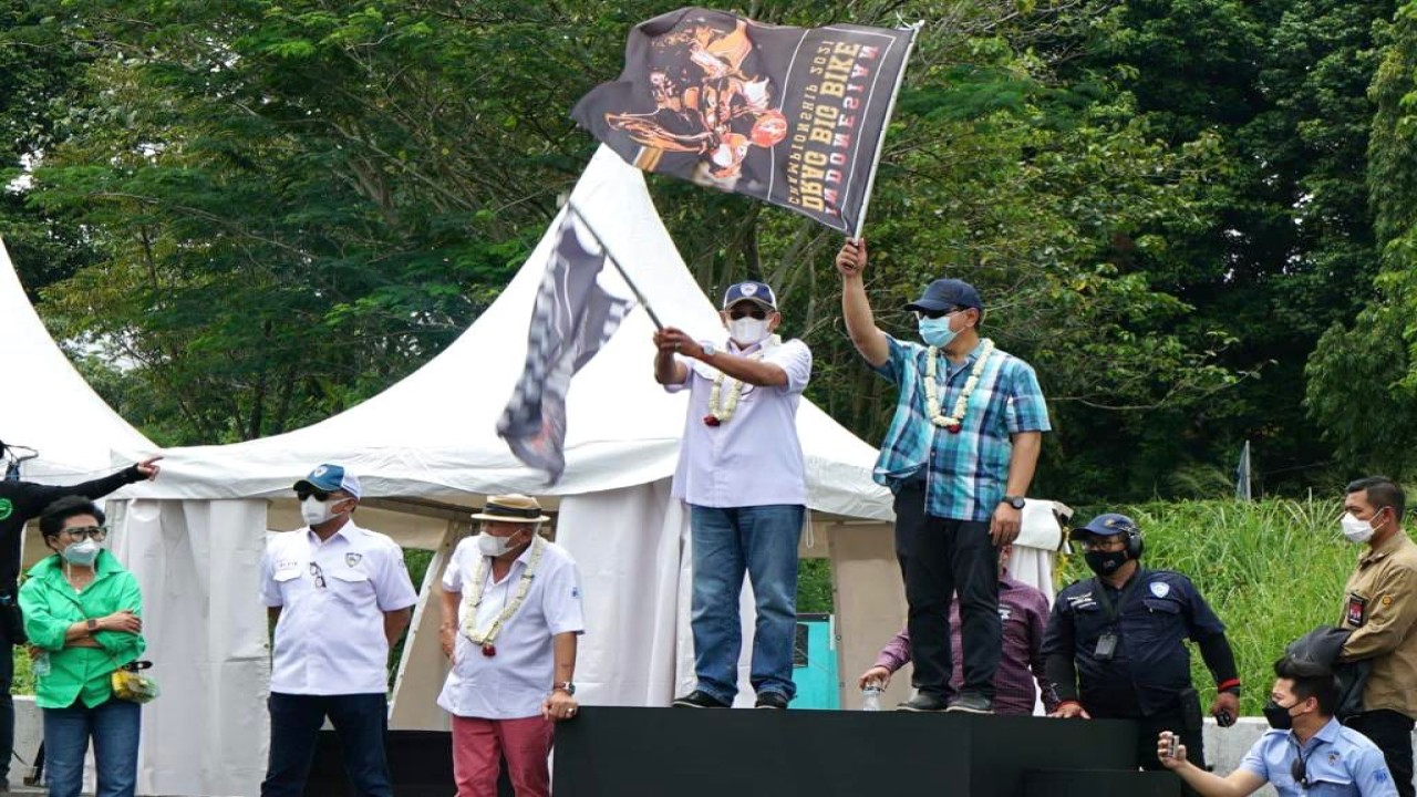 Bamsoet dan Tommy Suharto.