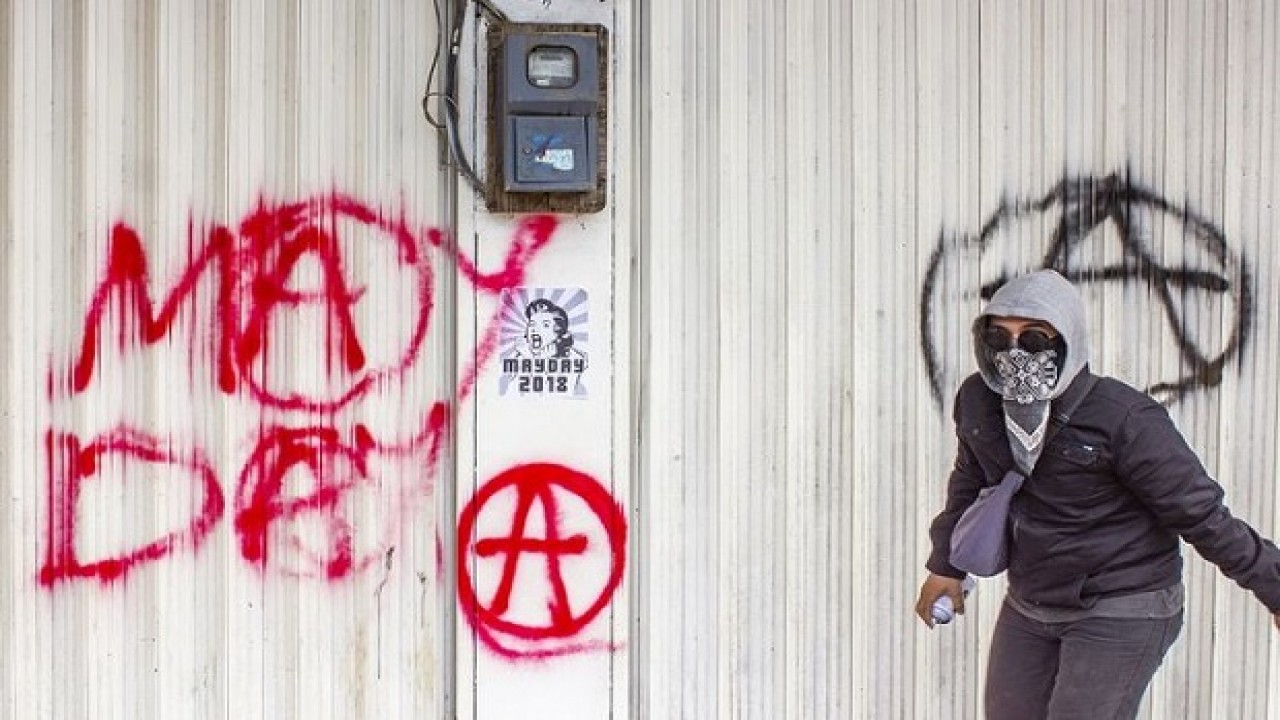 Coretan simbol 'A' / Foto: Antara