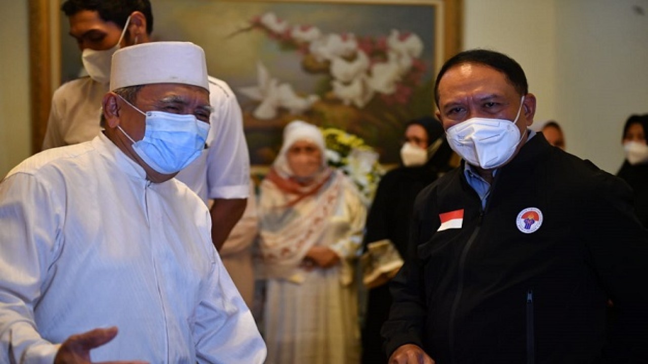 Fadjriansyah Bidoein bersama Menpora Zainudin Amali