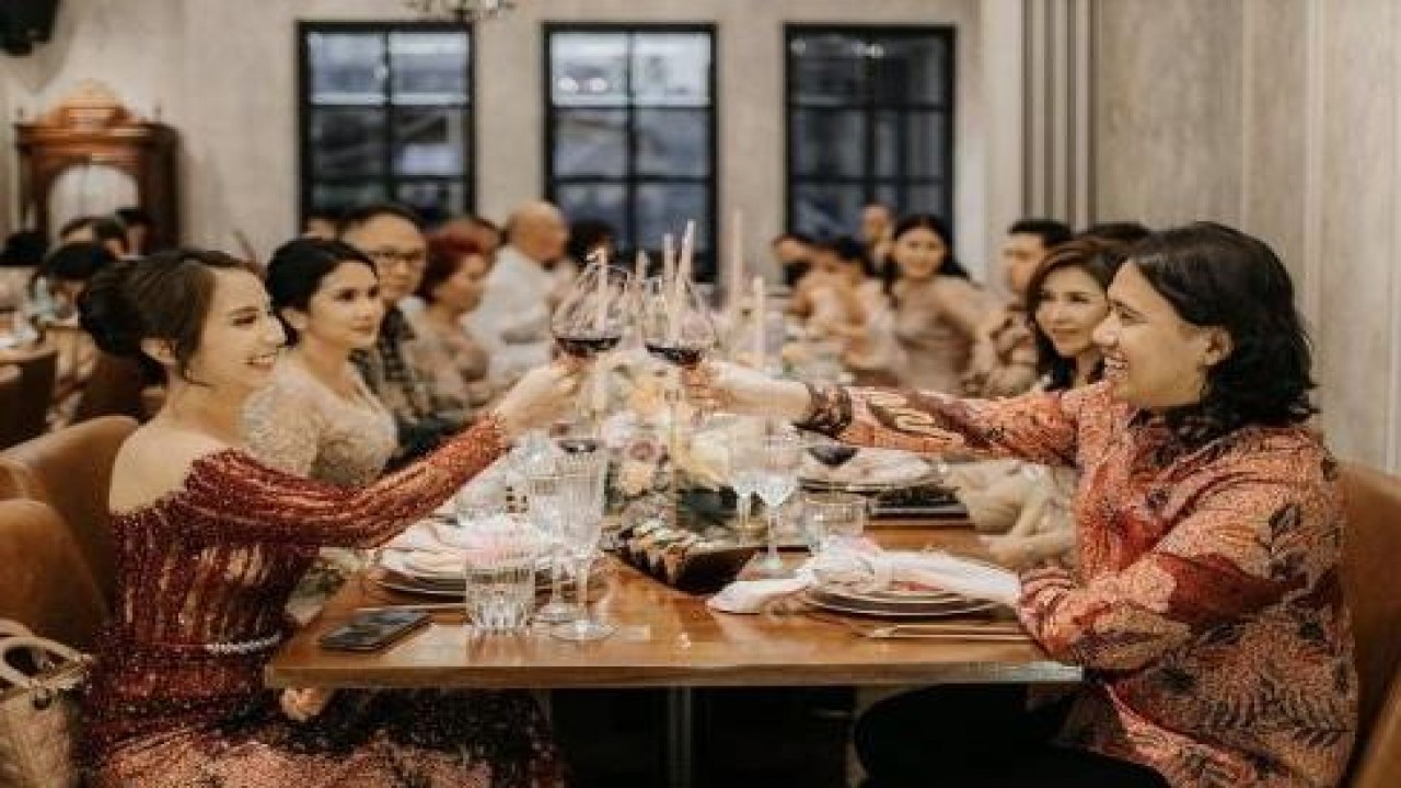 Joshua Suherman dan Clairine Clay. (net)