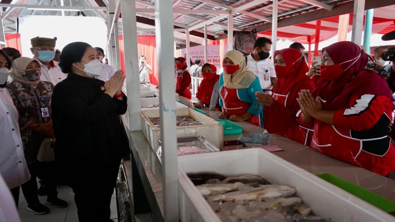 Ketua DPR RI Puan Maharani saat melaksanakan kunjungan kerja ke Banyuwangi.