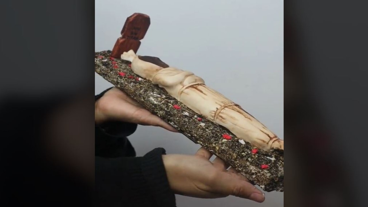 Kue kuburan pocong. (Tangkapan layar TikTok @sarakapril)