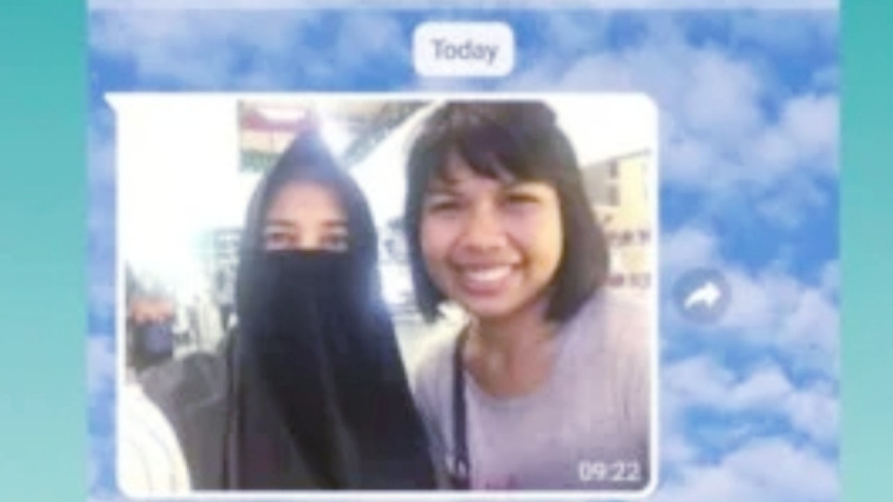 Lidya Kandou nampak memakai cadar. (net)