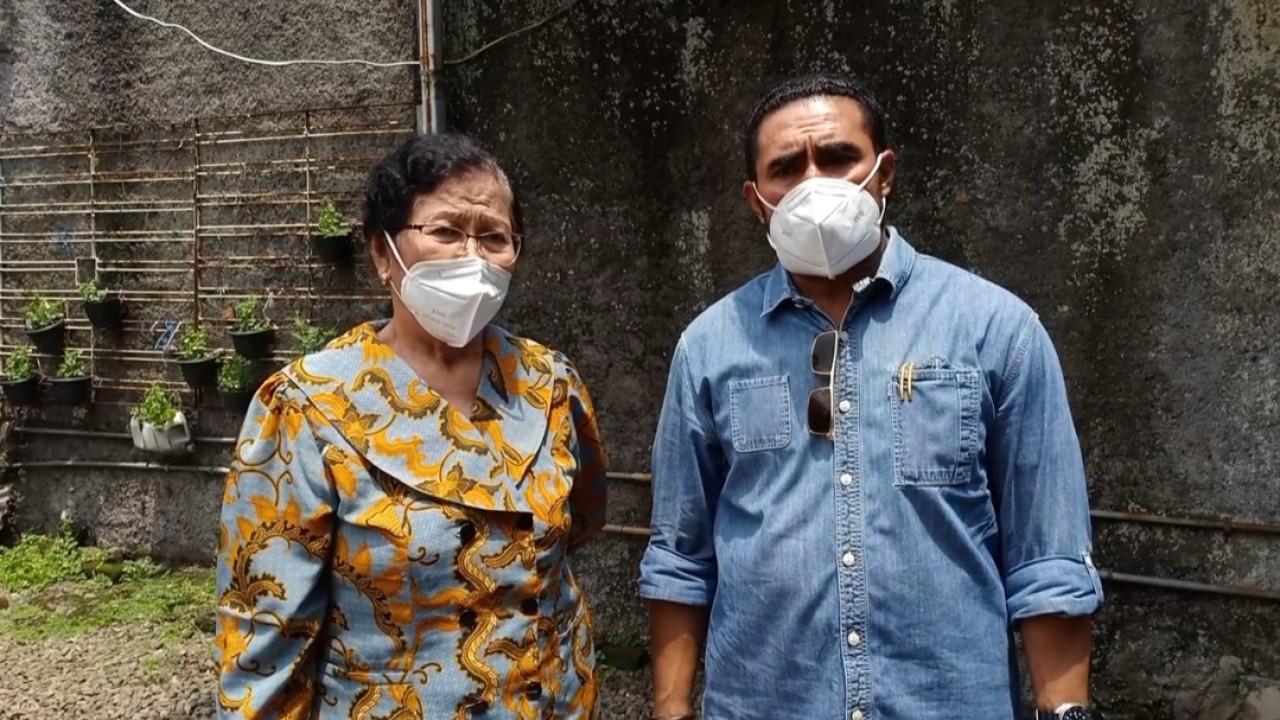 Nenek Marsinah dan Bram Bani.