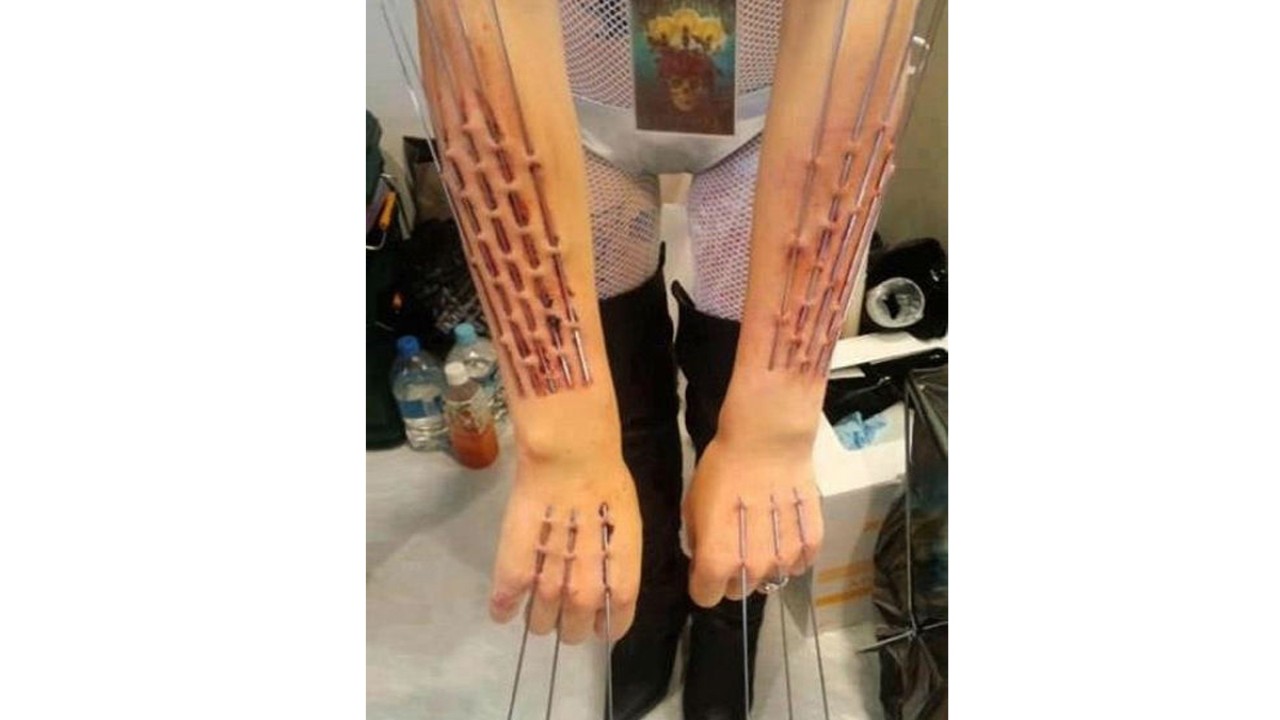 ilustrasi memodifikasi tubuh