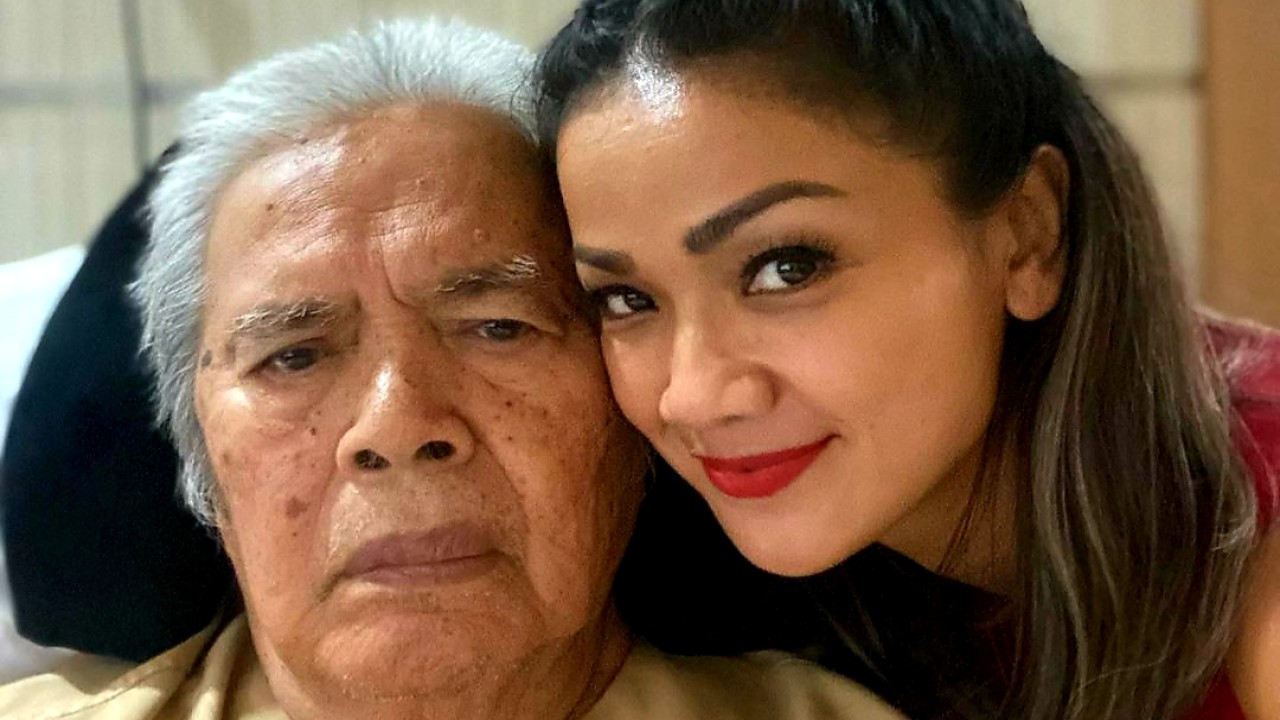 Nirina Zubir bersama ayahanda. (Instagram)