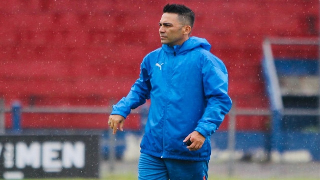 Pelatih Persik Kediri, Javier Roca