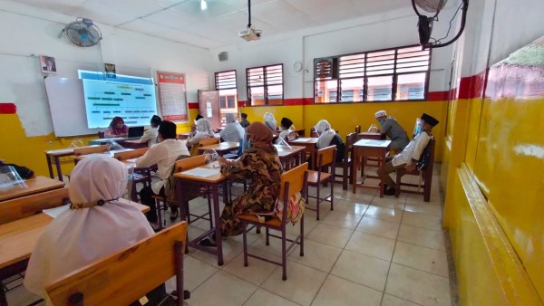 Ilustrasi suasana di dalam kelas-1640249774