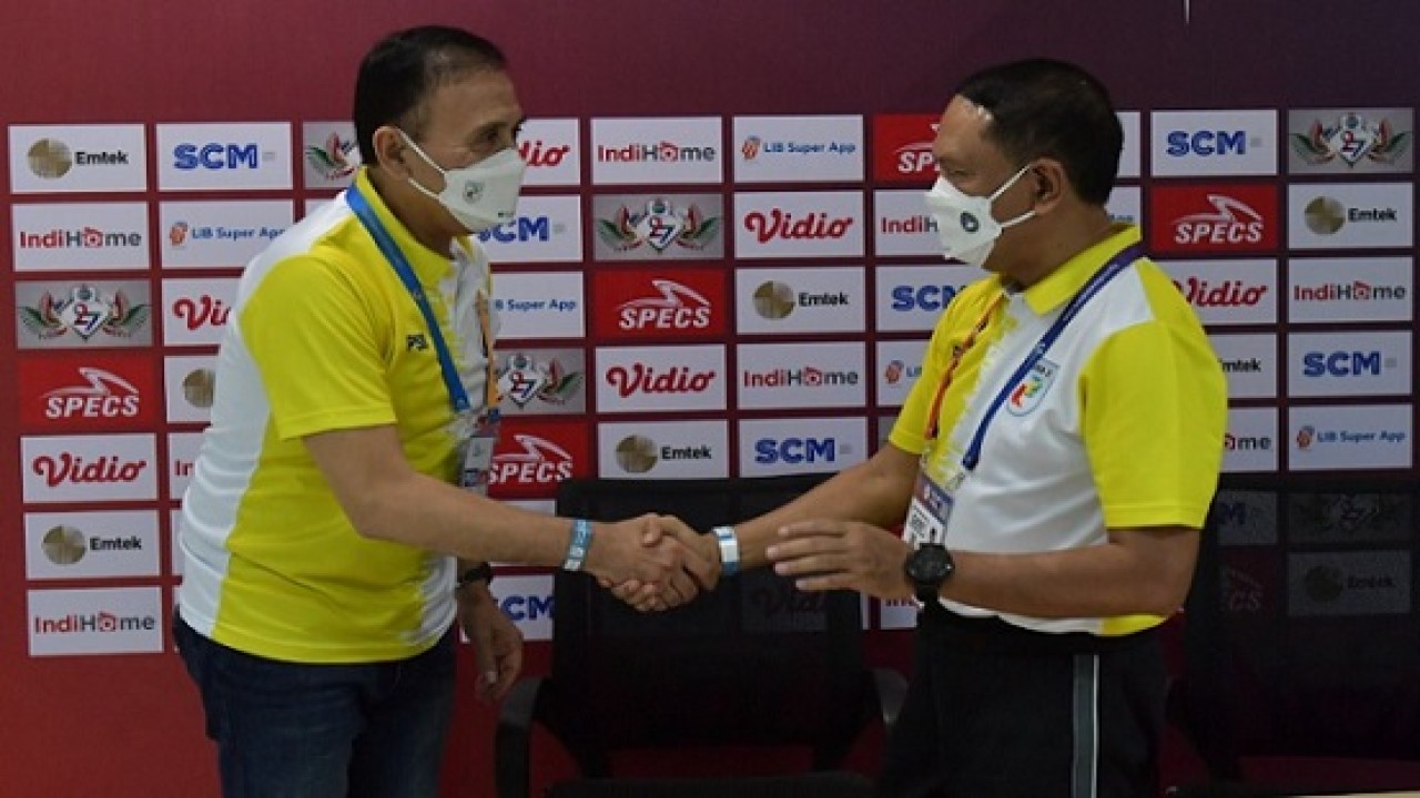 Ketua Umum PSSI, Mochamad Iriawan bersama Menpora