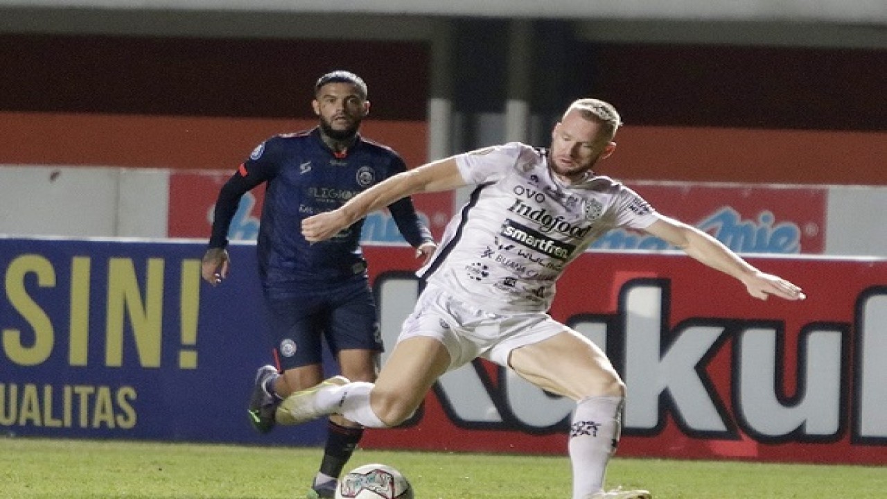 Laga Bali United vs Arema