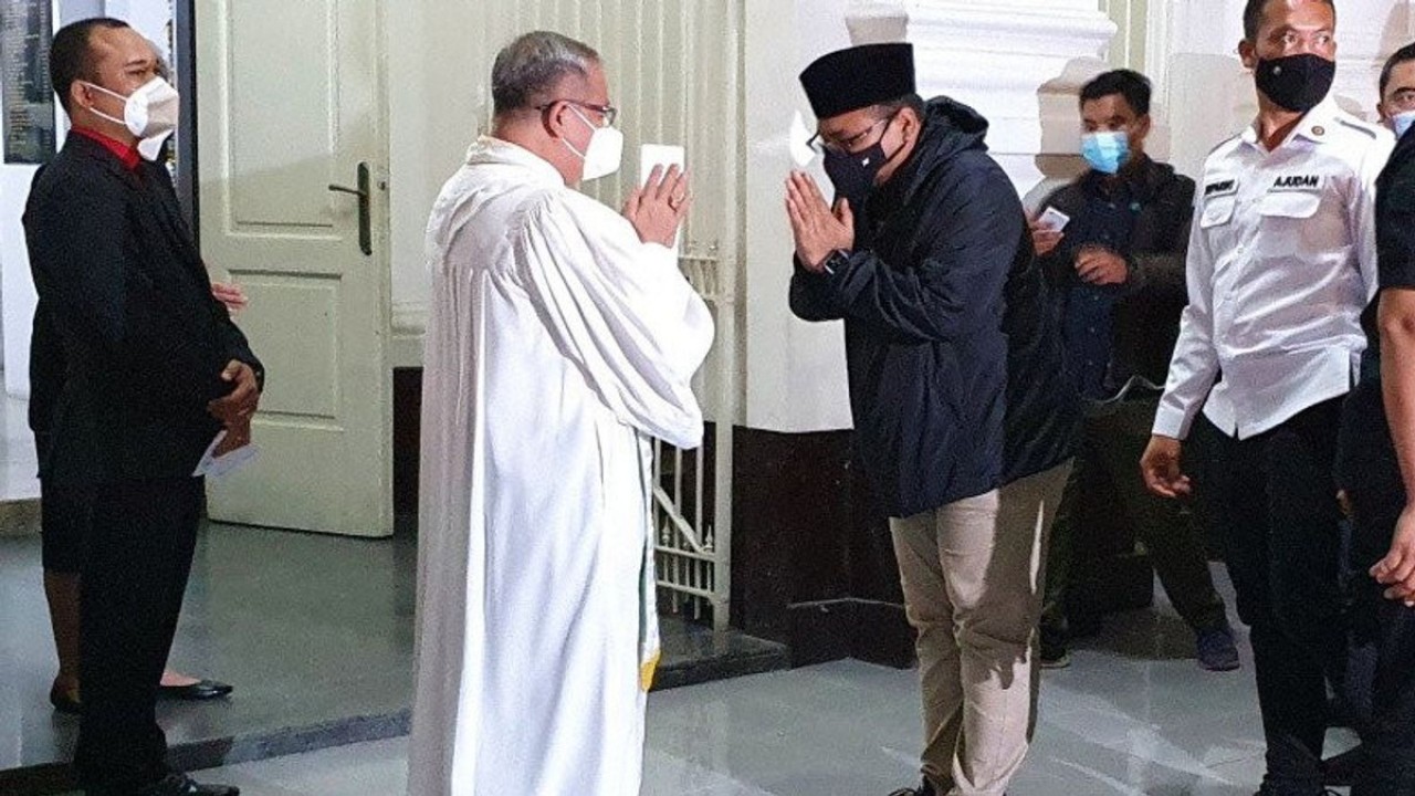 Menag Gus Yaqut menghaturkan salam saat bertemu dengan pimpinan umat Kristen/ist