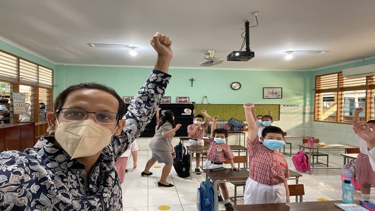 Nadiem Makarim menyemangati siswa/ist