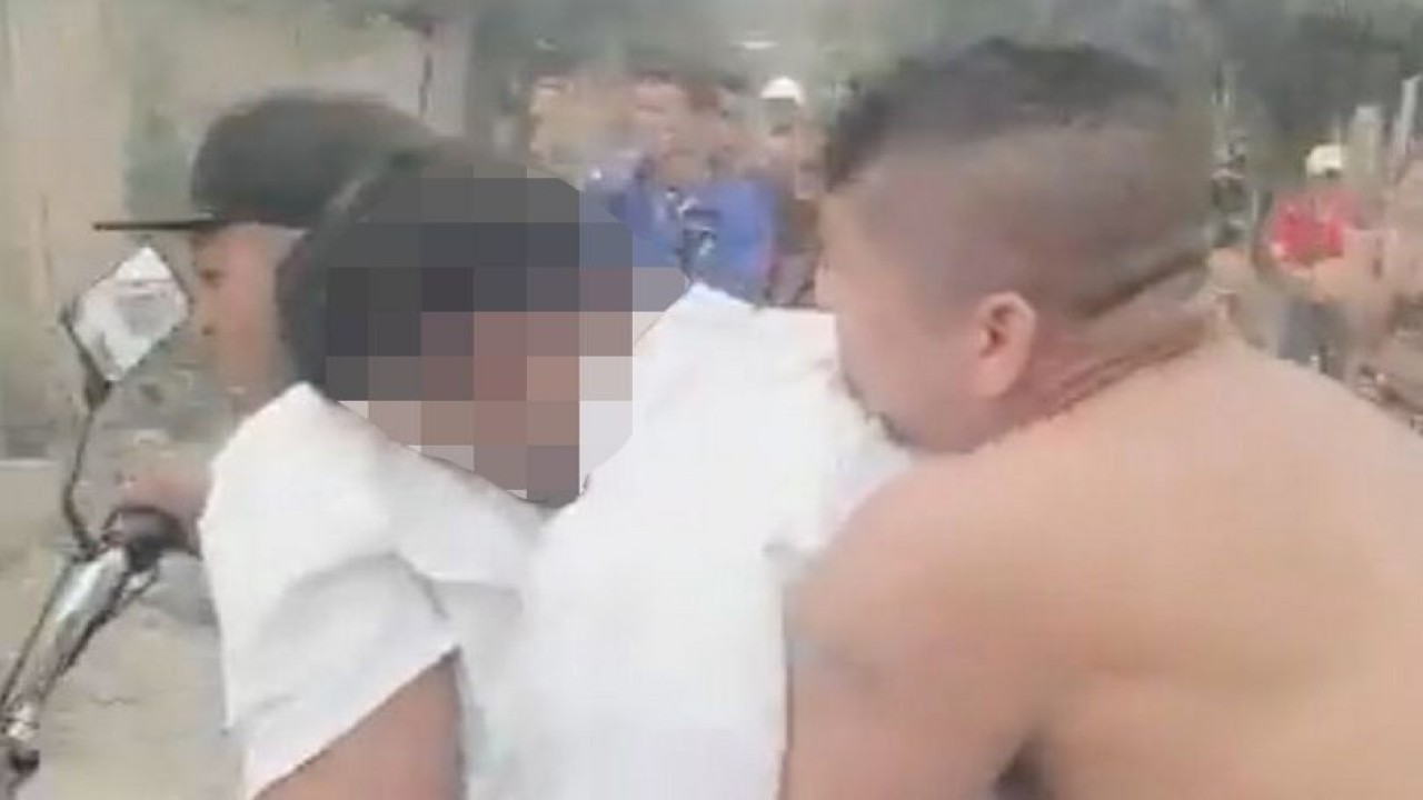 Ritual pemakaman aneh di Ekuador mayat dibawa naik motor keliling kota. (Daily Star)