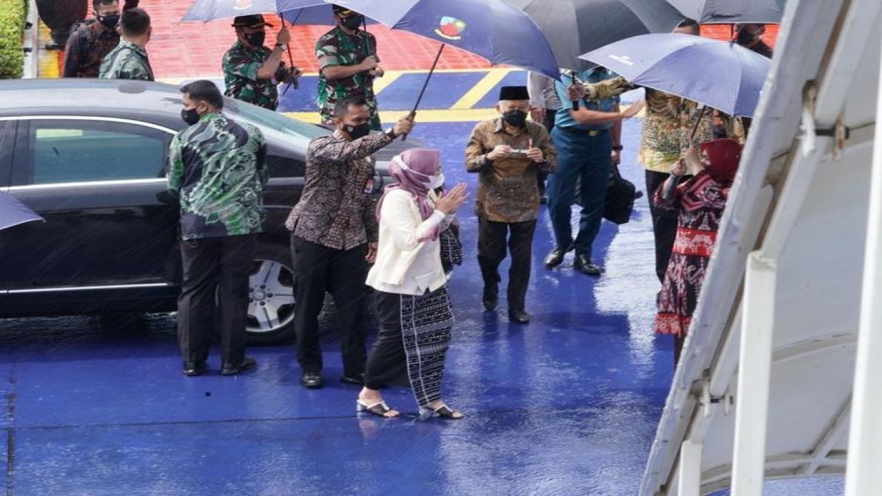 Wapres KH Ma'ruf Amin dan istri Hj. Wury Ma’ruf Amin bersama rombongan bertolak ke Sumut/ist