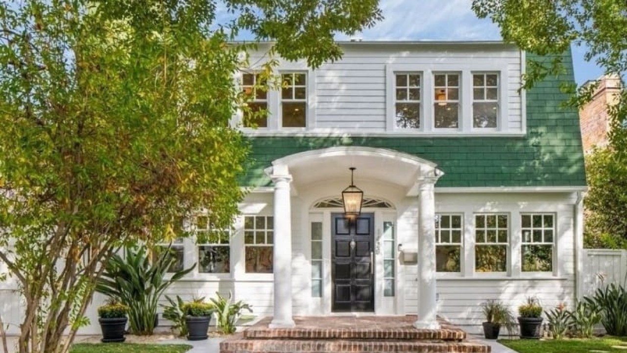 Rumah hantu di film 'A Nightmare On Elm Street' harganya 98,8 persen lebih mahal dibandingkan rumah di dekatnya. (Realtor.com)