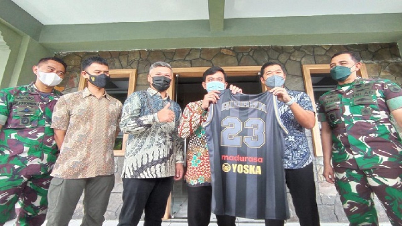 Gading Marten bersama Gibran Rakabuming