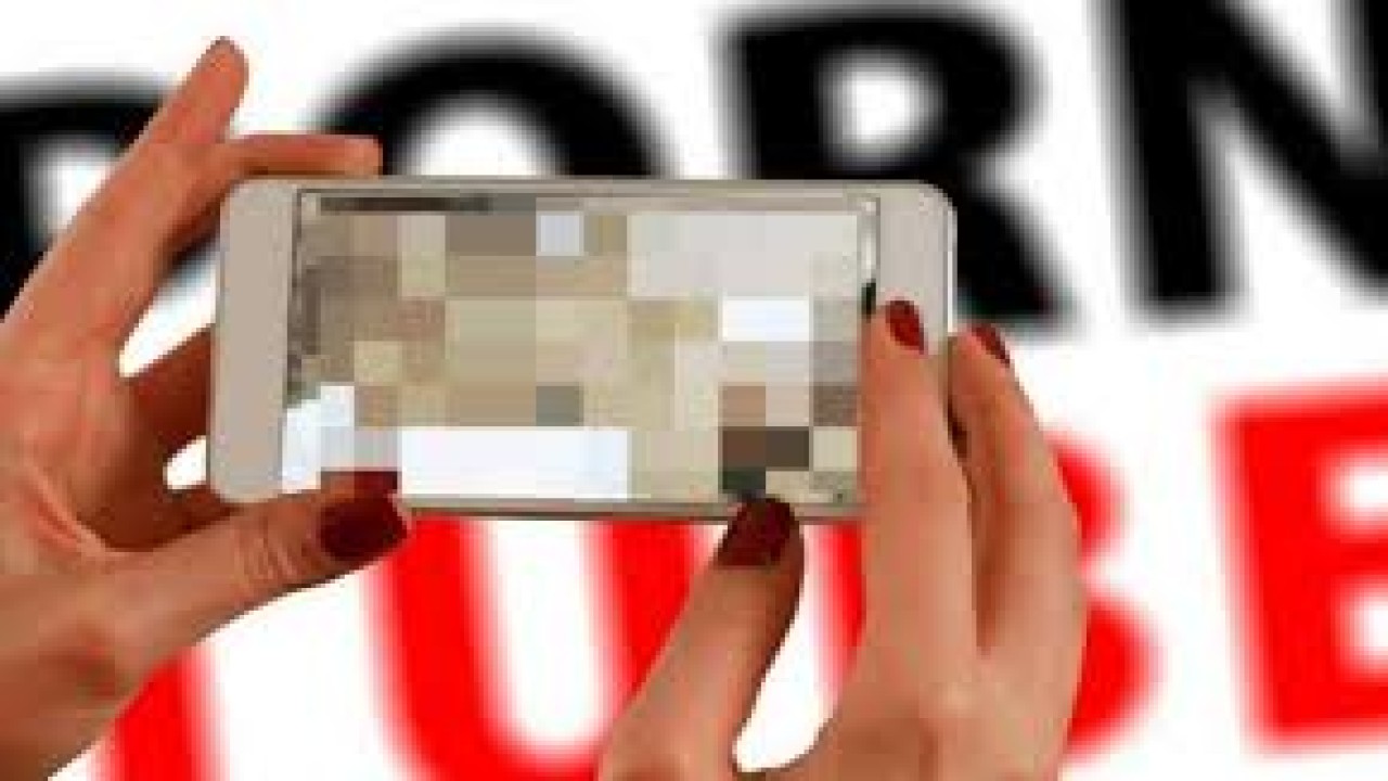 Ilustrasi foto sepasang remaja wik-wik di kuburan China/ist