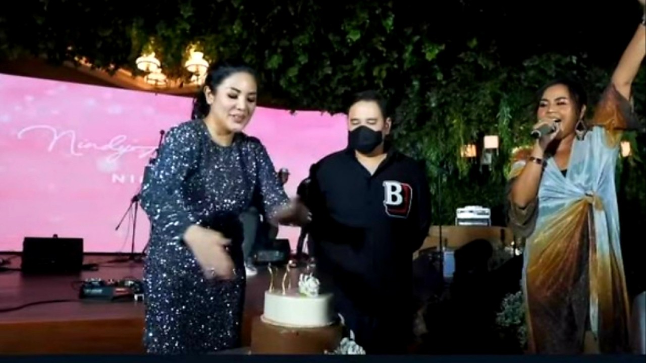 Nindy Ayunda dan Mahendra Dito. (net)