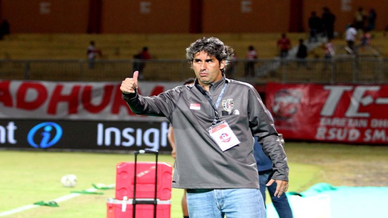 Pelatih Bali United, Stefano Cugurra
