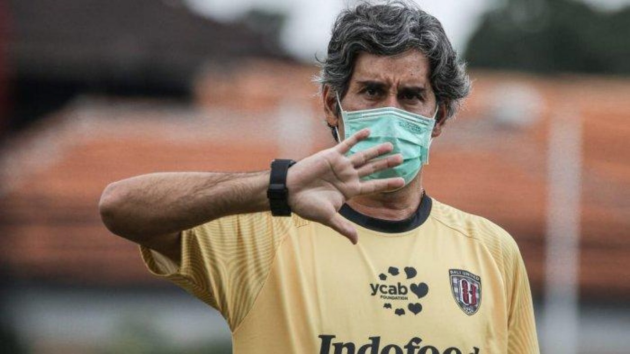 Pelatih Bali United, Stefano Cugurra