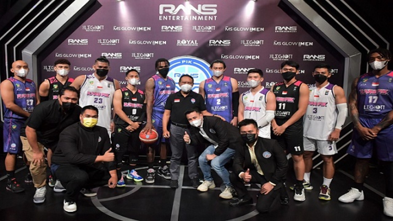 RANS PIK Basketball bersama Menpora Zainudin Amali